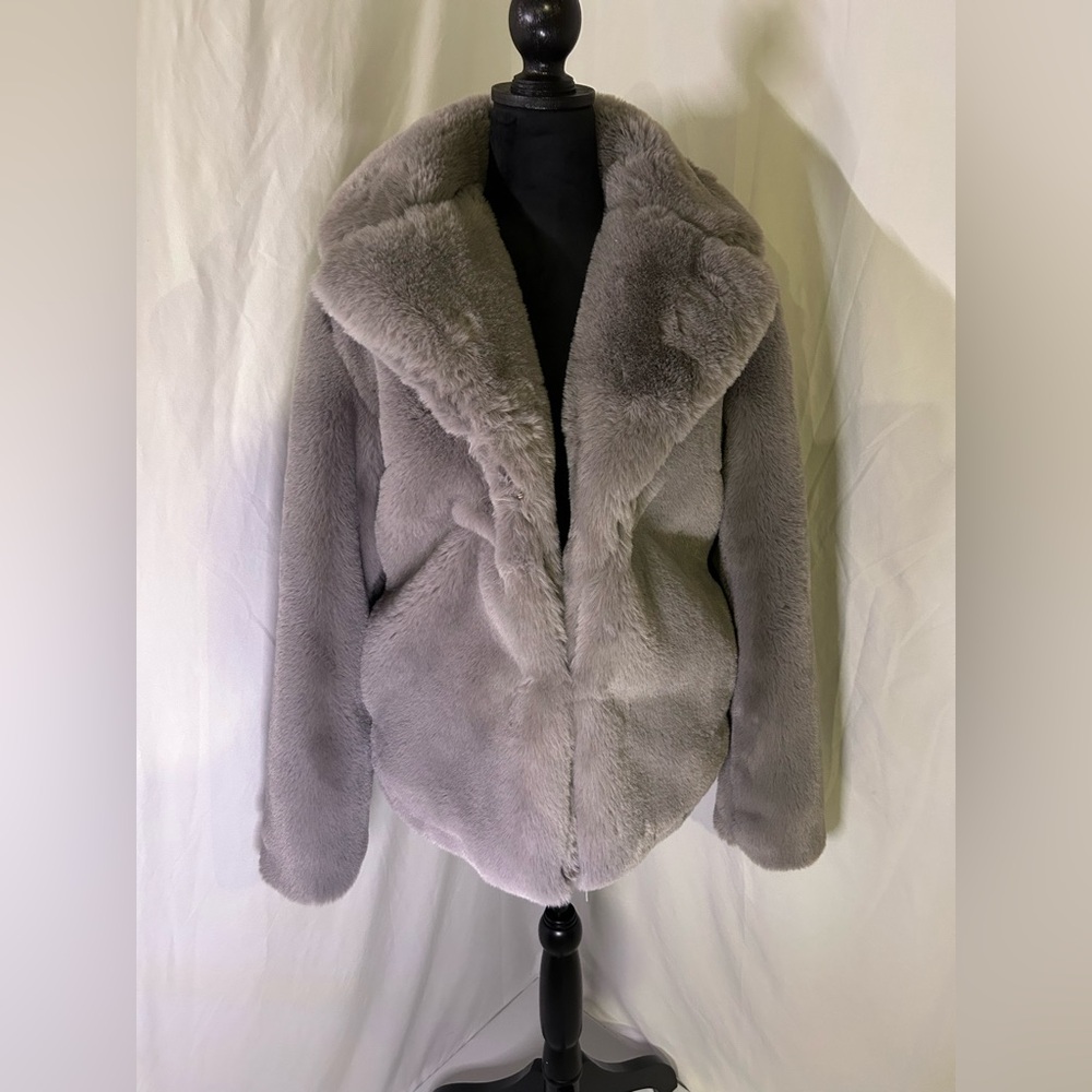Lavender Faux Fur Teddy Jacket Coat in Soft Gray  Missguided + Plush